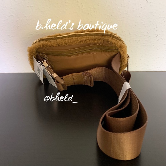 lululemon Everywhere Belt Bag *Fleece in Burnt Caramel Gold Zipper Brand New NWT - Picture 5 of 16